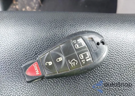 2013 Chrysler Town & Country Touring z USA, uszkodzony, nr VIN 2C4RC1BG1DR797420